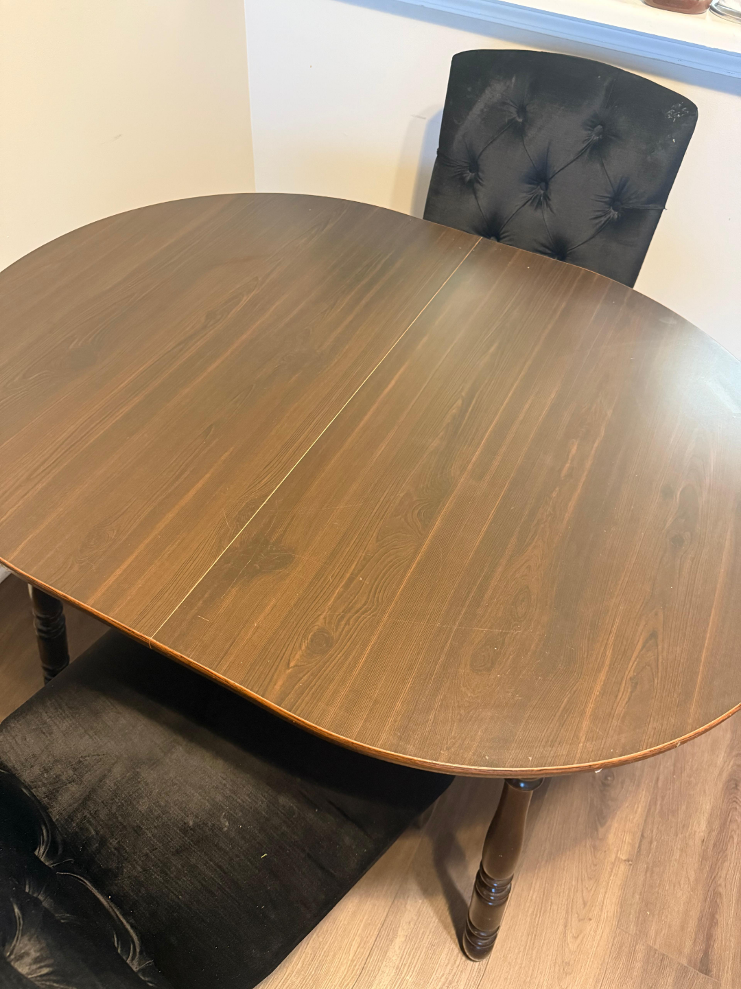 Small Oval shape dining table can fit four and two chairs - photo 4