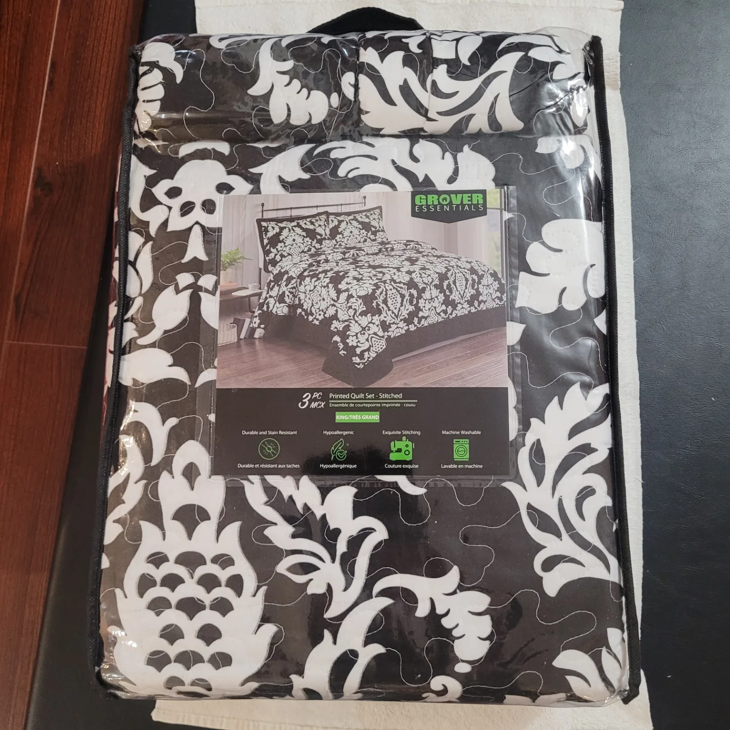 Grover King/Très Grand 3-Piece Quilted Set - Black & White image indicator(2)