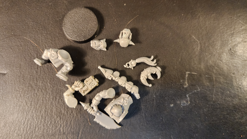 Warhammer 40k Ork Boyz Miniatures - photo 3
