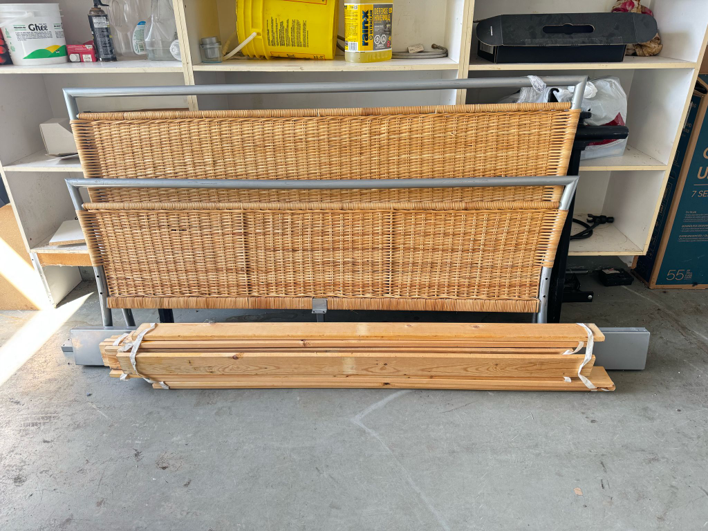 Queen-size Rattan Bed Frame - photo 2
