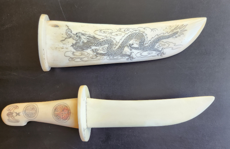 Scrimshaw Dagger with Dragon & Phoenix Designs - photo 3