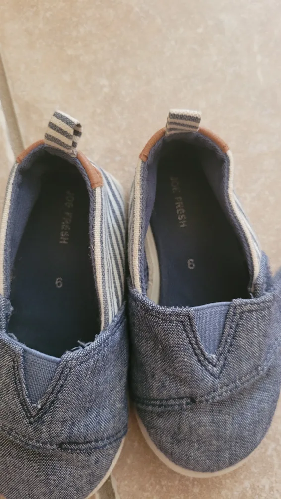 Toddler sport  Slip-On Shoes Size 6 💚 image indicator(3)