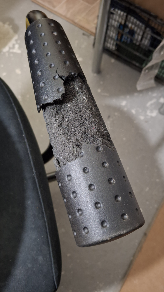 ikea flintan Used Office Chair - Mesh Back - photo 3