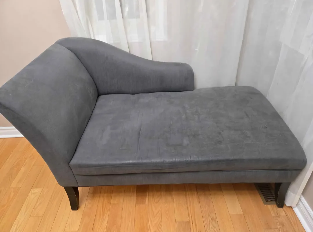 Grey Chaise Lounge thumbnail