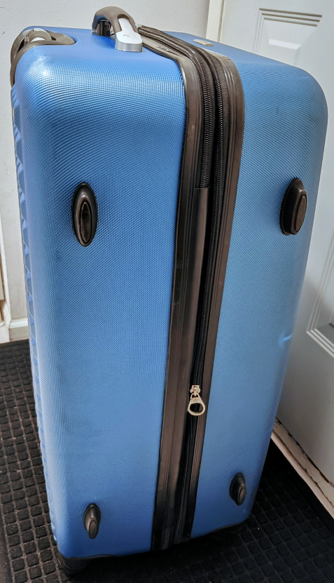 Samsonite Blue Suitcase 28"