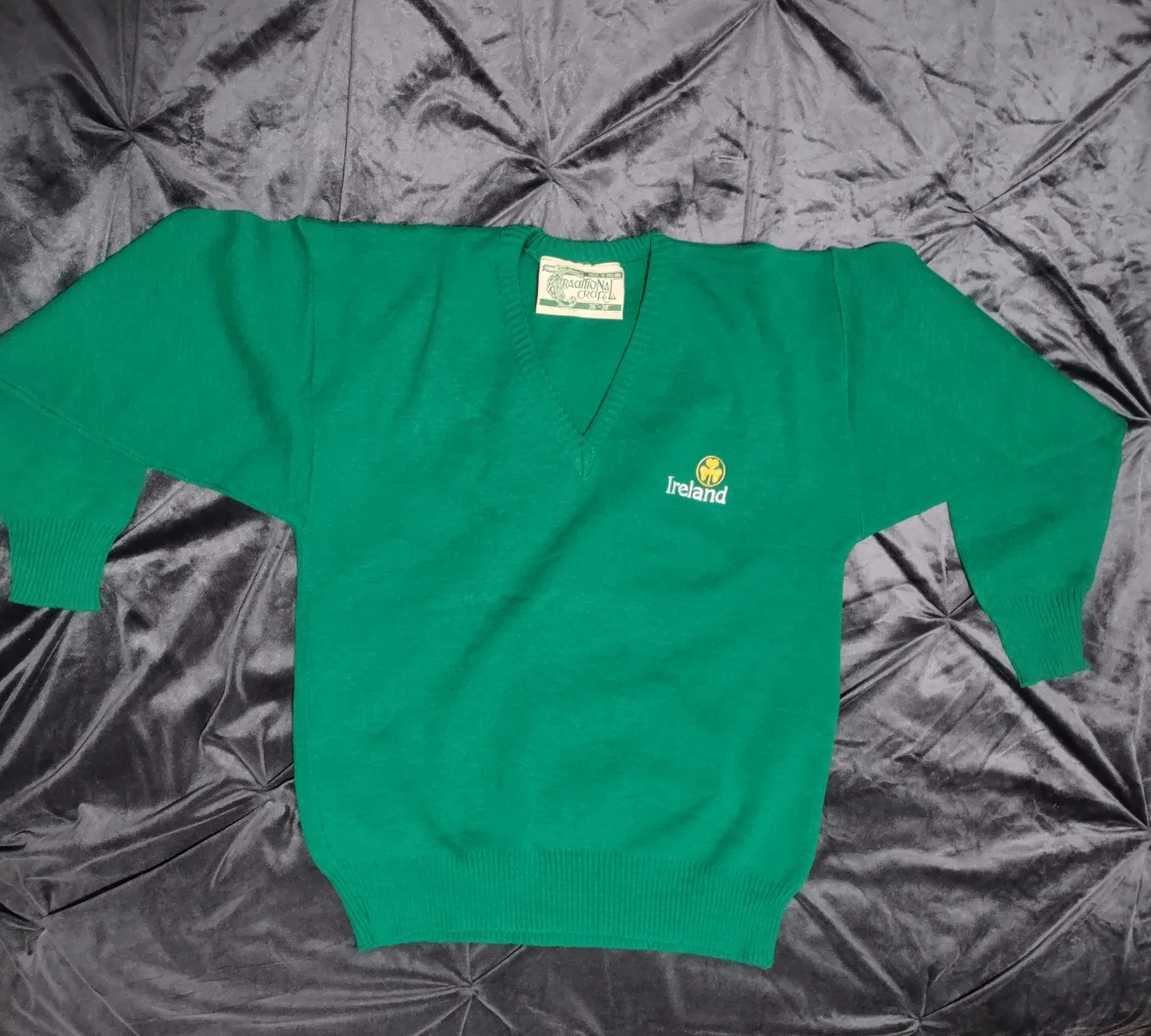 Vintage Ireland Traditional Craft V-Neck Sweater image indicator(2)