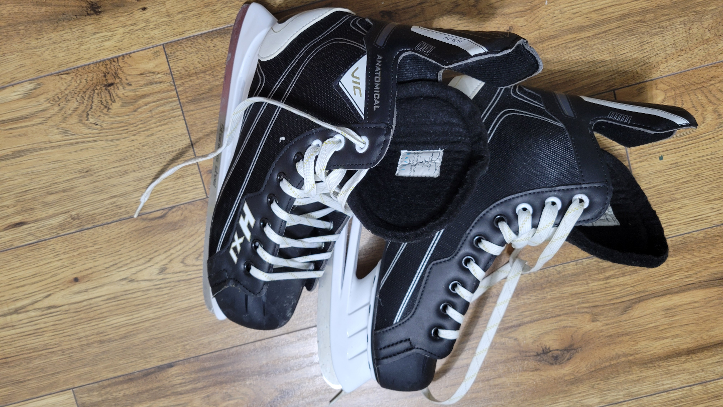 💚 Used VIC Anatomical Hockey Skates