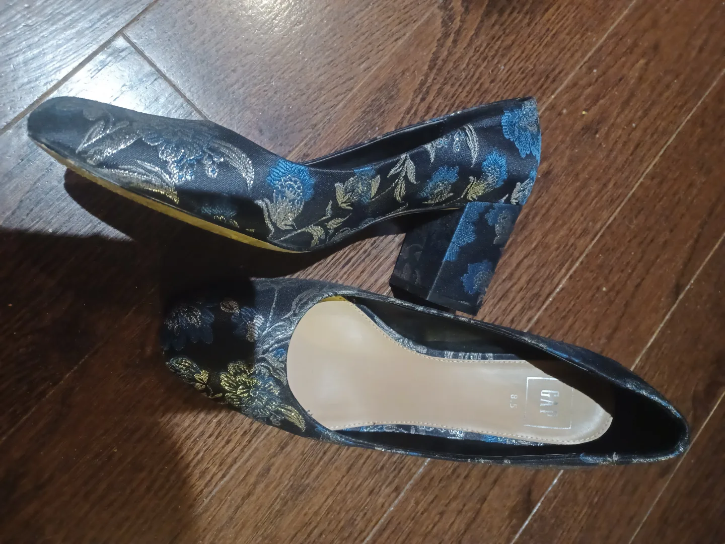 Beautiful GAP Women's Brocade  Floral Block Heel Pumps image indicator(3)