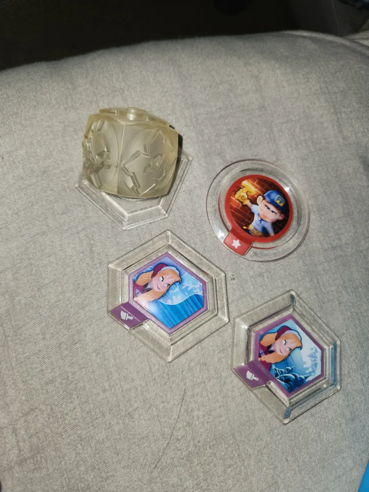 Disney Infinity Figures and Power Disc Set for the PS3 image indicator(2)
