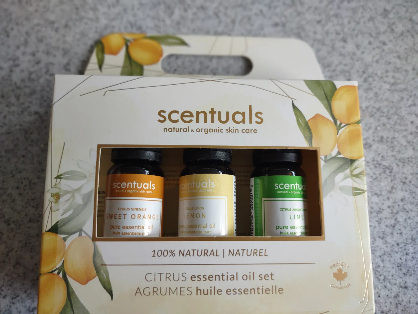 (NEW) Organic Scentuals Citrus Essential Oil Set image indicator(6)