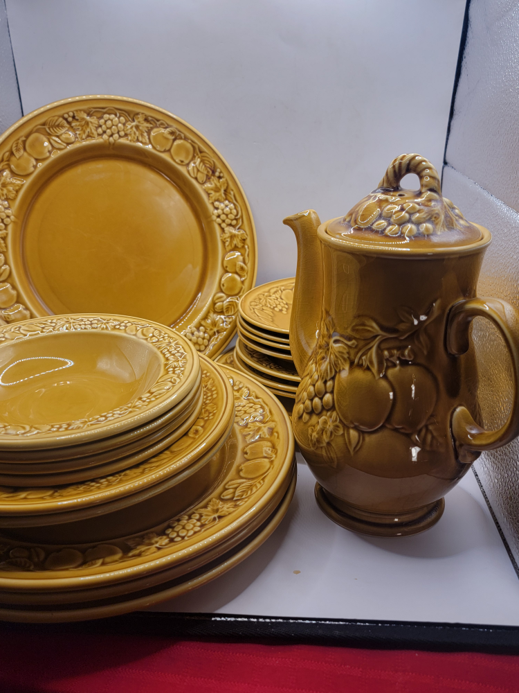 MCM Royal Worcester Crown Ware honey Orchard dishes - photo 2
