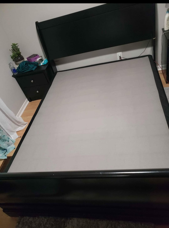 MOVING SALE - Queen Sleigh Bed Frame - photo 2