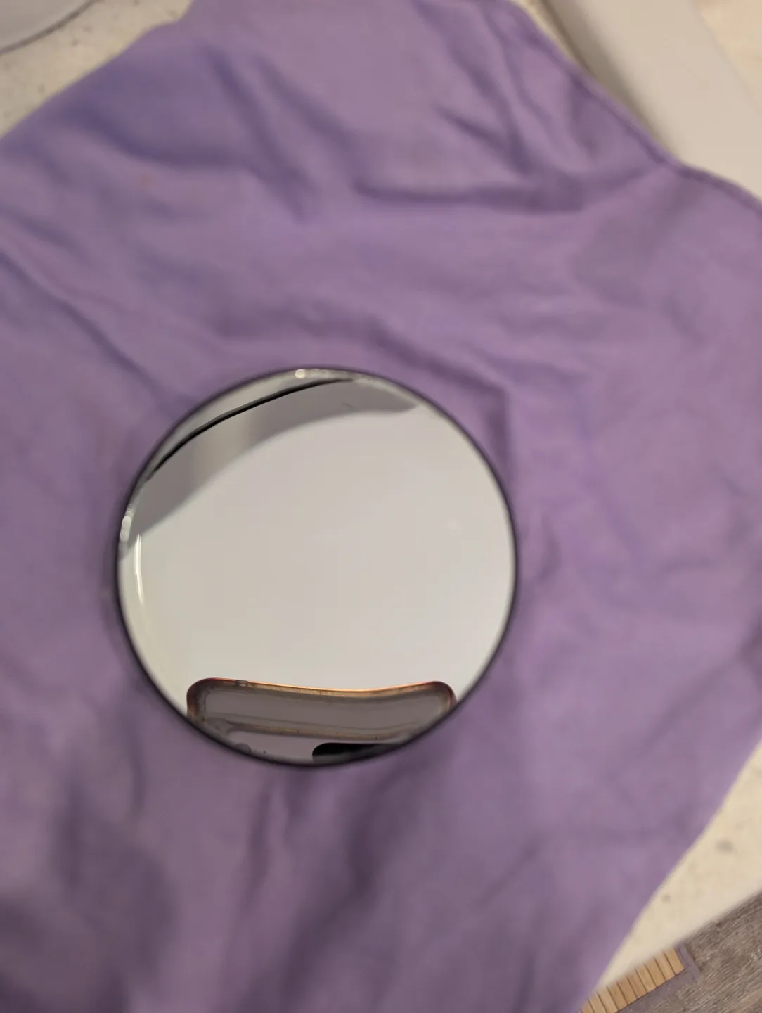 Round suction cup mirror thumbnail