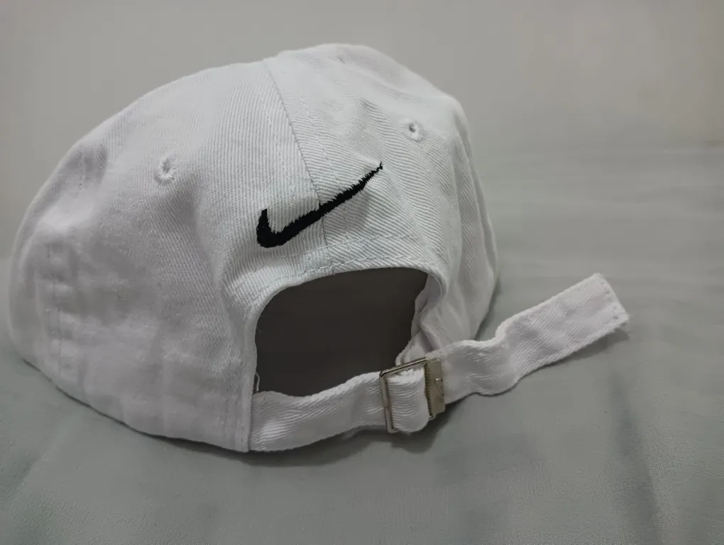 White Baseball Cap image indicator(2)