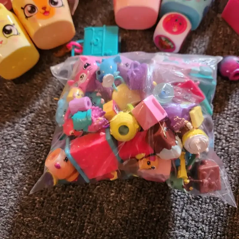 Huge Shopkins Lot! Toys and Accessories image indicator(2)