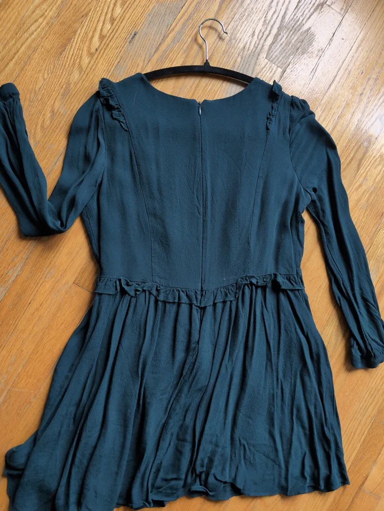 Aritzia Women's Emerald Green Long Sleeve Tunic image indicator(2)