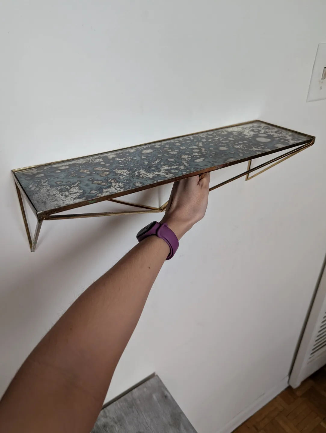 Gold Geometric Wall Shelf with Distressed Mirror top 💚 image indicator(2)