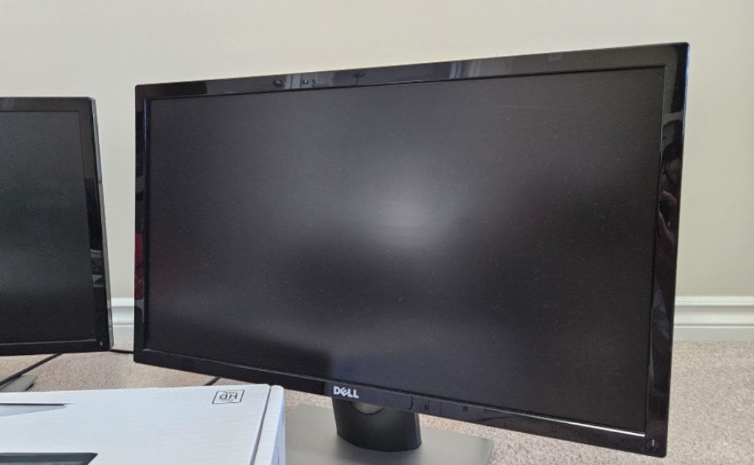 Dell SE2417HGR 24-inch Monitors (x2) - photo 2