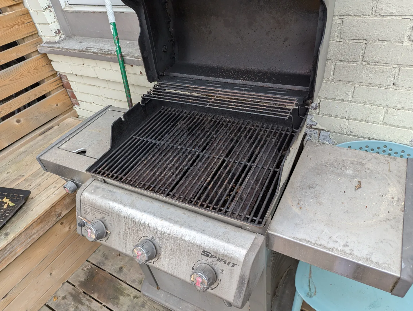 Weber Spirit Natural Gas BBQ Grill image indicator(2)