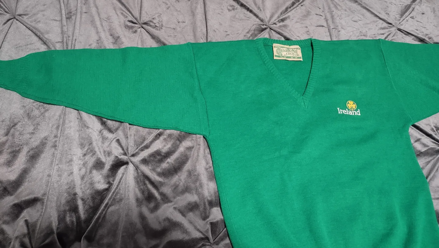 Vintage Ireland Traditional Craft V-Neck Sweater image indicator(4)