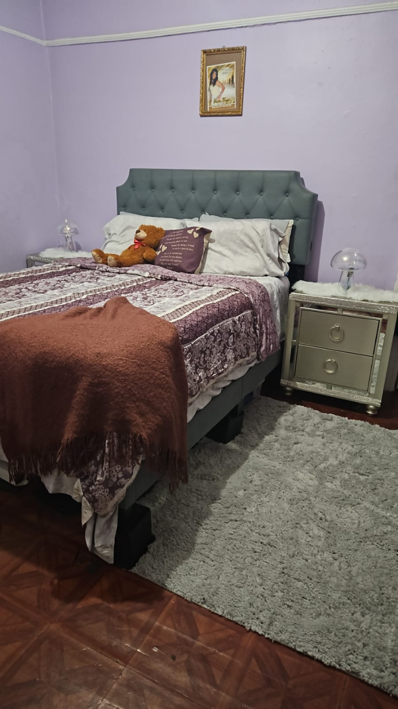 Queen Size memory foam bed and box spring