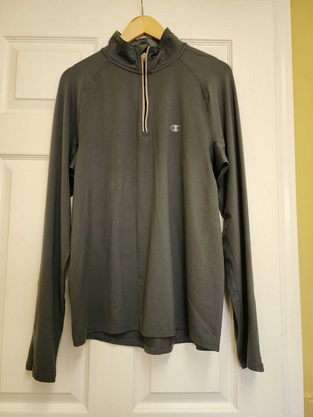 Champion 1/4 Zip Long Sleeve pullover