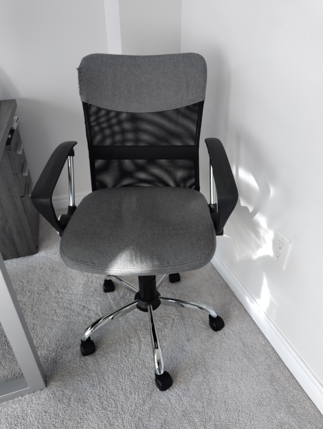 Office Desk & Chair - photo 5