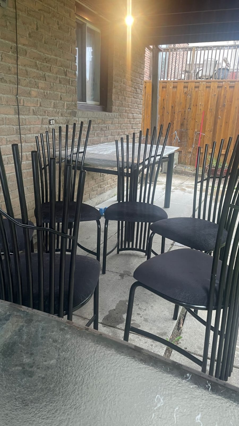 6 Chair Black & Glass Dining Table Set – Great Condition!