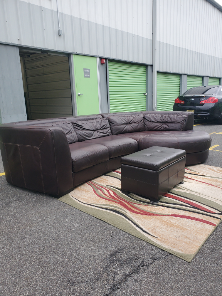 Château D'ax Brown Leather Sectional (DELIVERY AVAILABLE) - photo 4