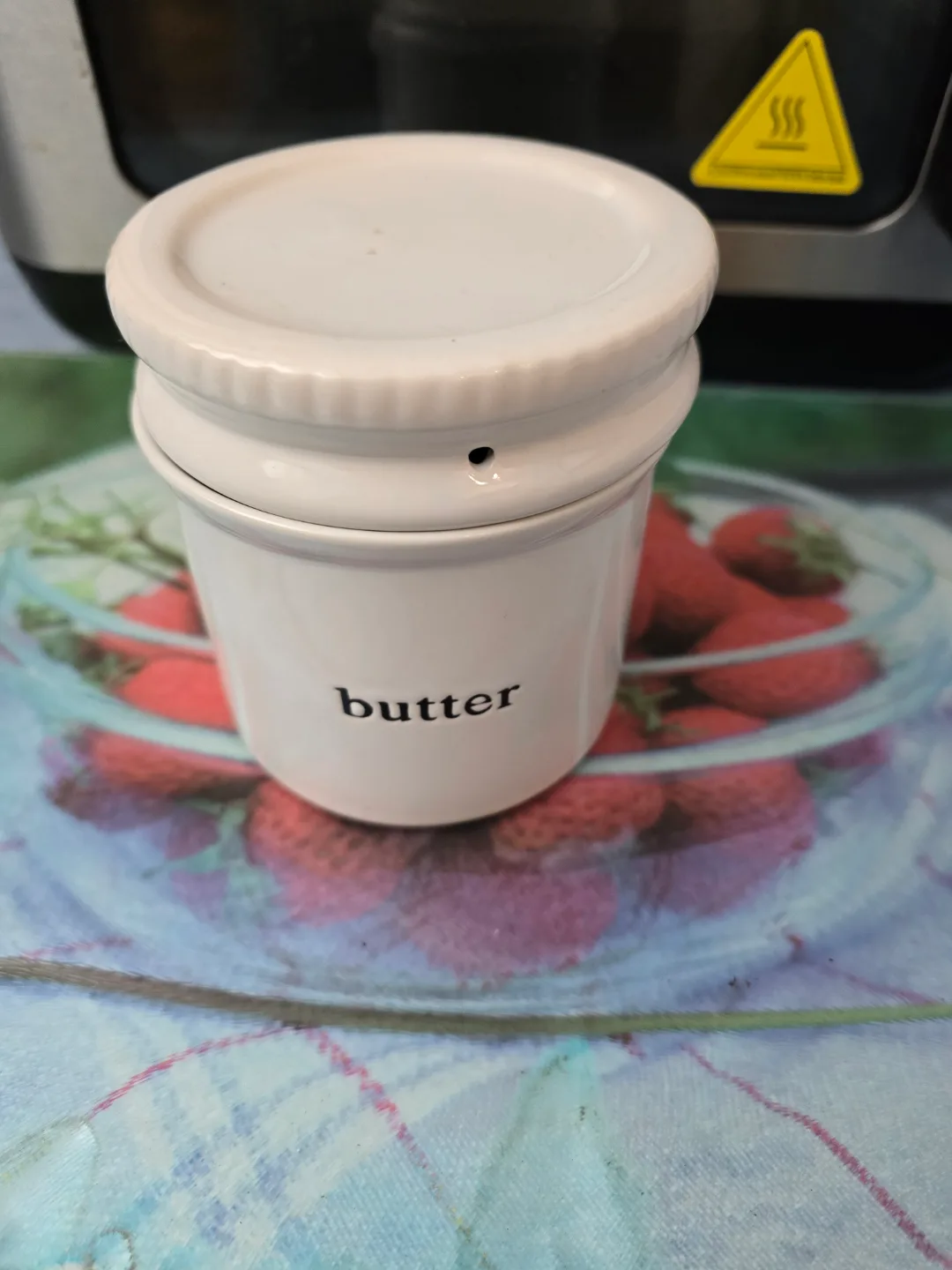 White Ceramic Butter Dish with Lid thumbnail
