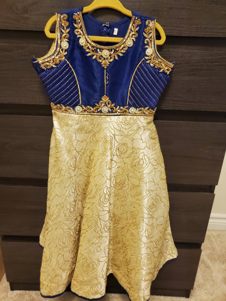 Girls indian/ pakistani suit- Size 22 (age 4-5)