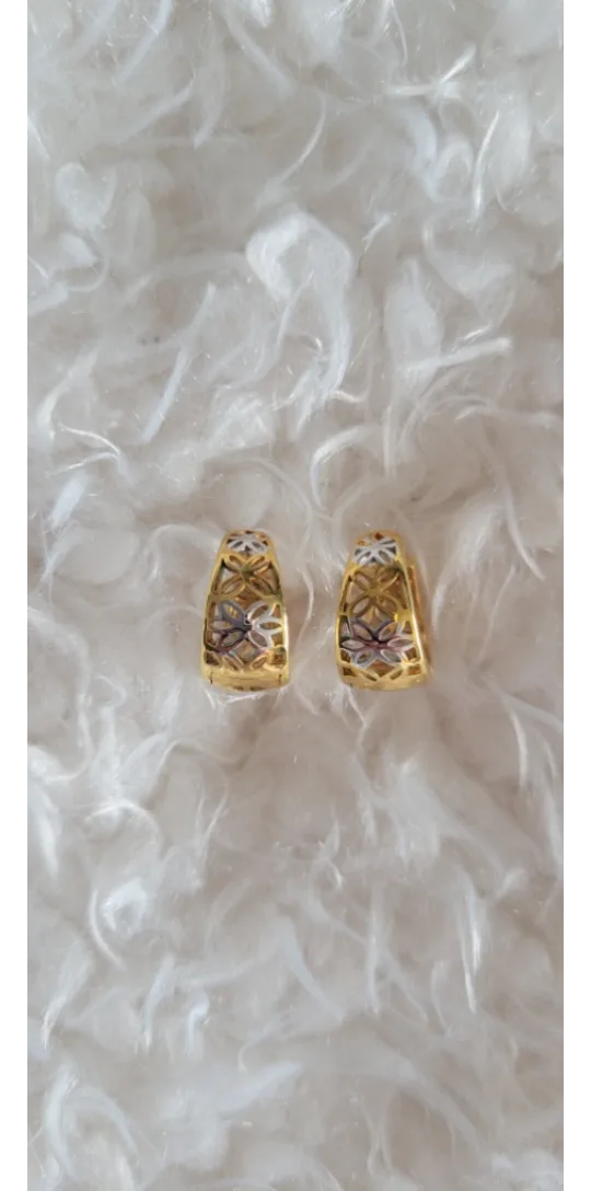 18k Gold-Filled (not stamped) Two-Toned Hoop Earrings image indicator(3)