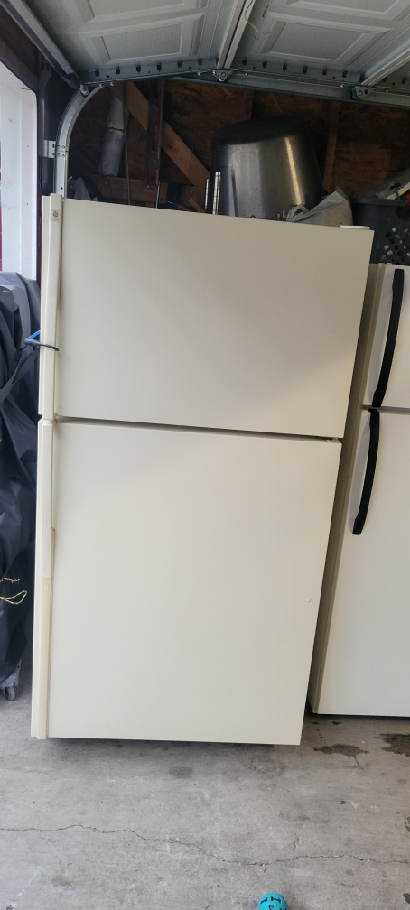 White Top Freezer Refrigerator