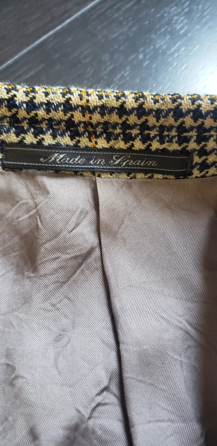 Vintage Versace Houndstooth Blazer - 80s Designer Gem image indicator(4)