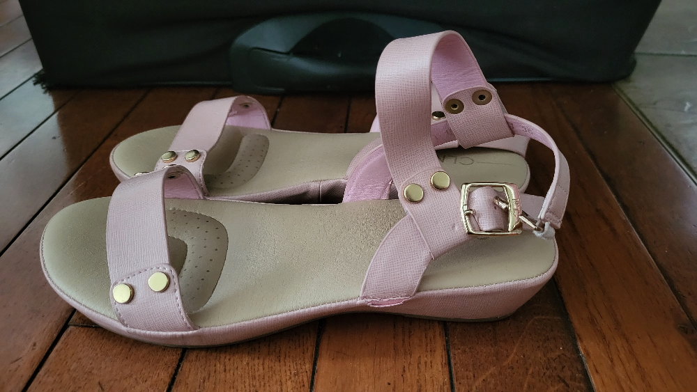 Women's Pink Buckle Sandals Size 36 - photo 2