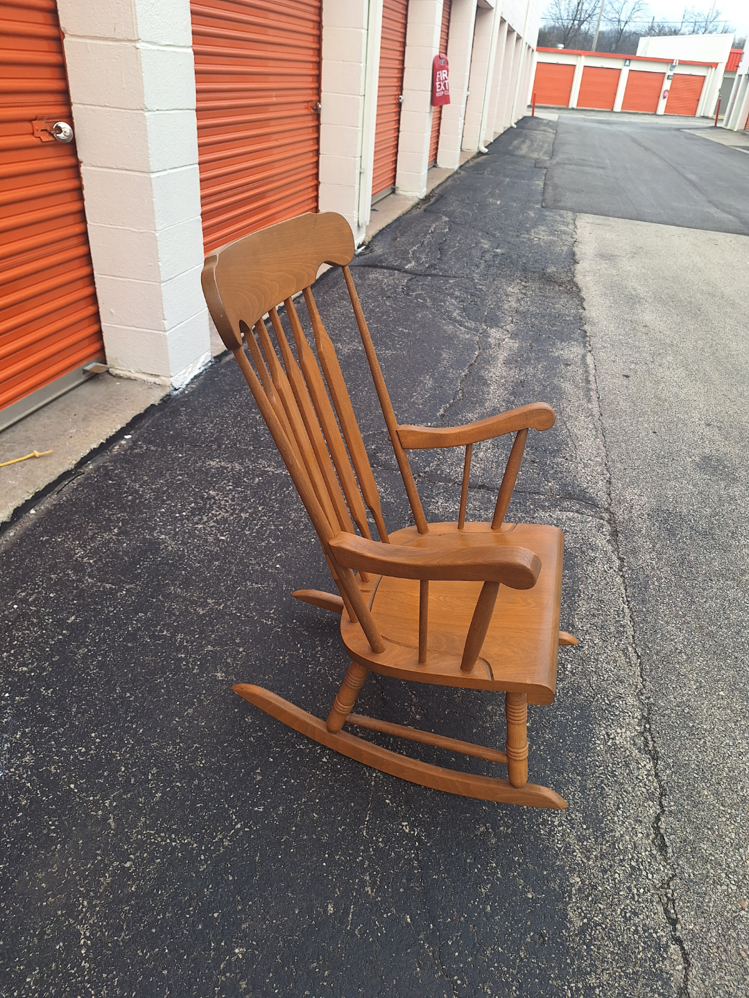 Classic Wooden Rocking Chair - photo 3