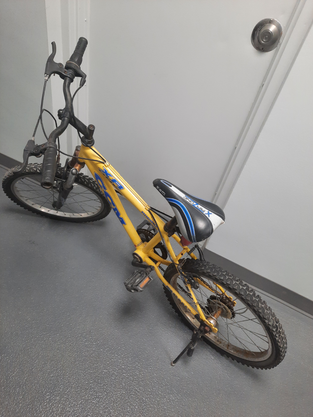 CCM Shadowline Kids Bike