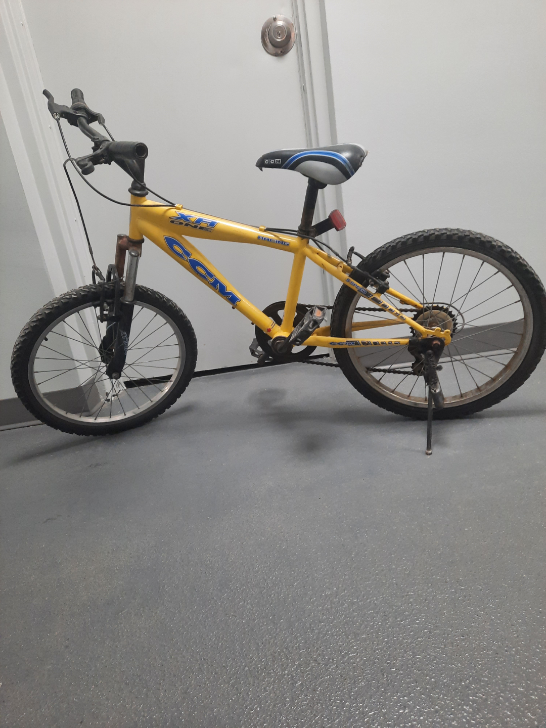 CCM Shadowline Kids Bike - photo 2