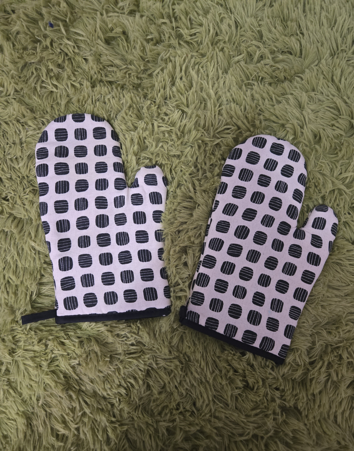 [FREE] Oven Mitts