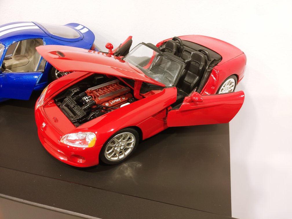 Die-Cast Model Cars - Dodge Viper & Nissan Skyline R34 - photo 2