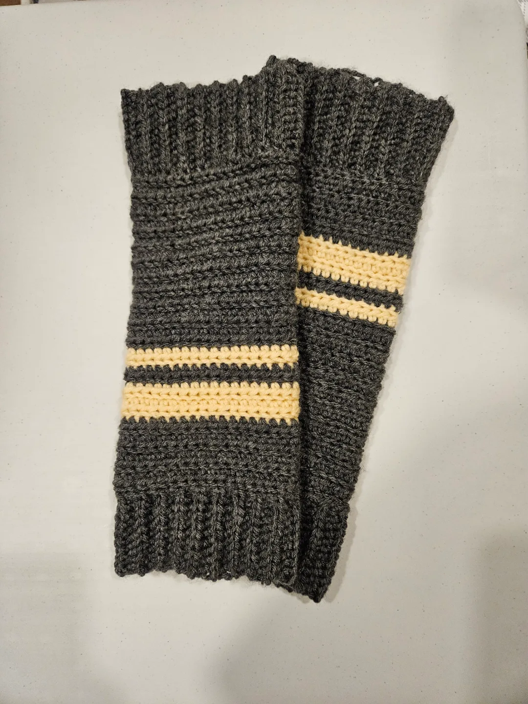 Hand-Crocheted Leg/Arm Warmers thumbnail