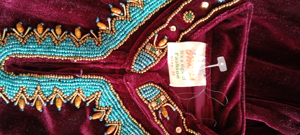 Girls' Maroon Velvet Kurta Set, Size 24, Beaded Detail - photo 3