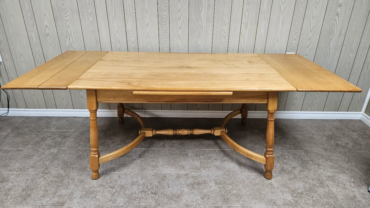 Wooden dining table image indicator(2)