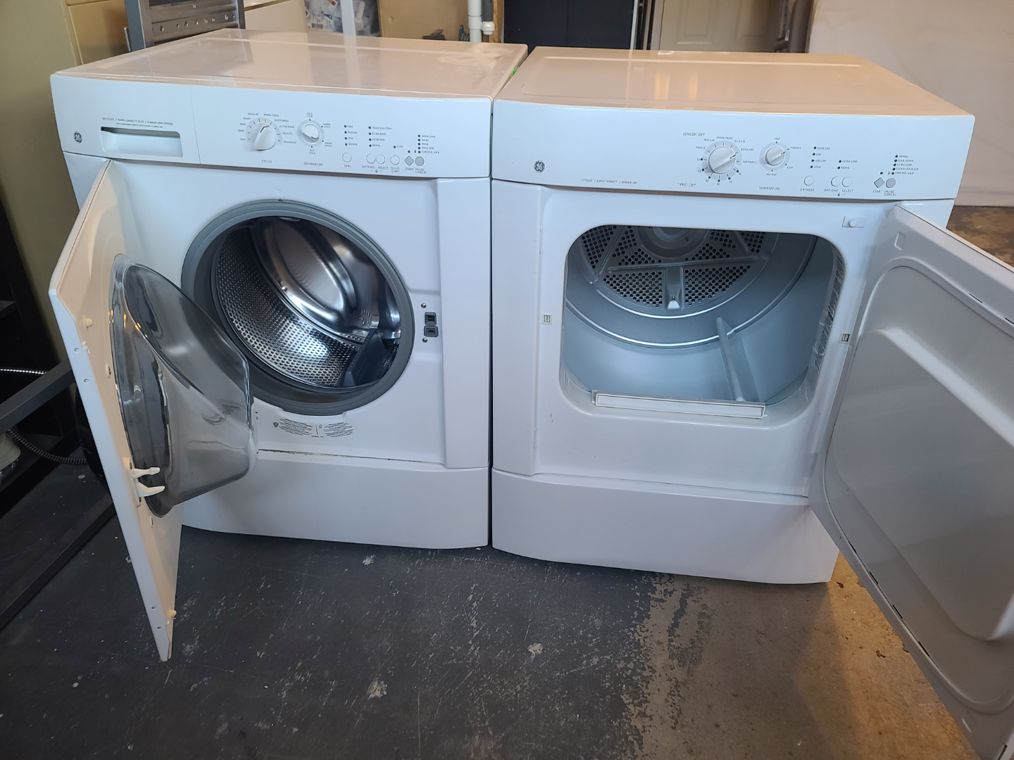 GE Washer and Dryer Set - photo 2