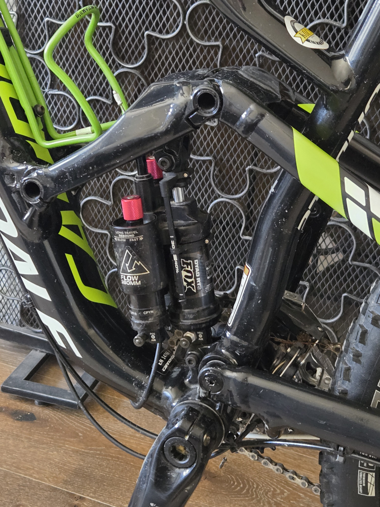 Cannondale Jekyll Mountain Bike - photo 3