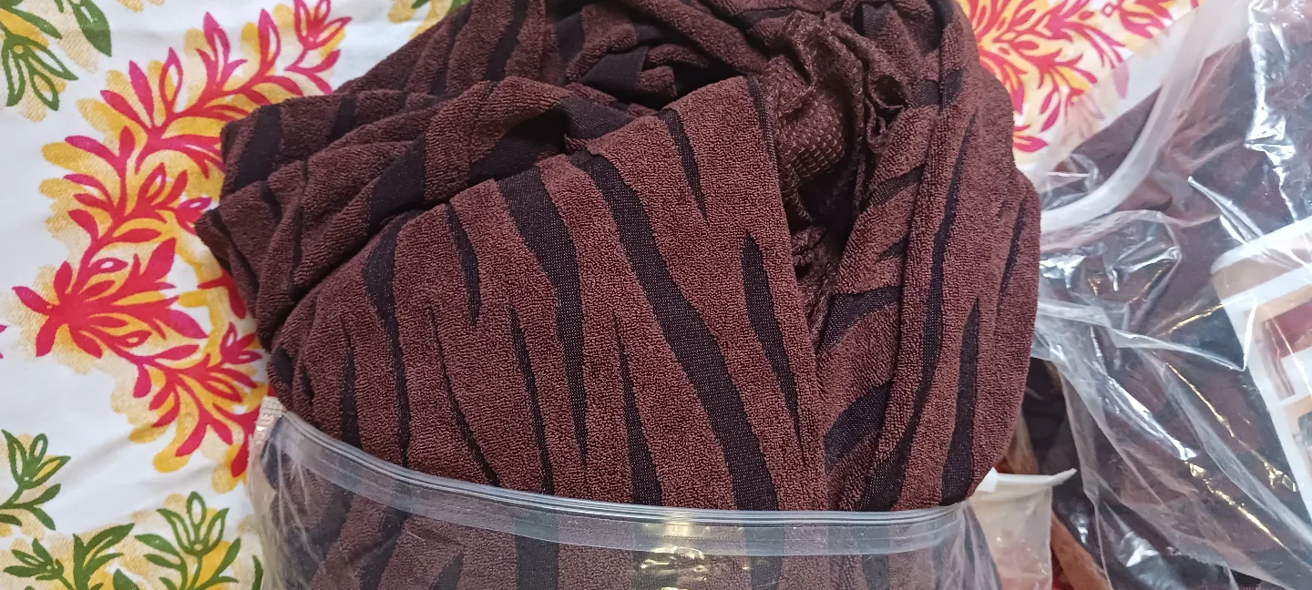 Brown 3-Seater /2 seaterSofa Cover $20 each image indicator(2)