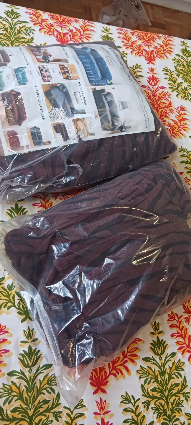 Brown 3-Seater /2 seaterSofa Cover $20 each image indicator(3)