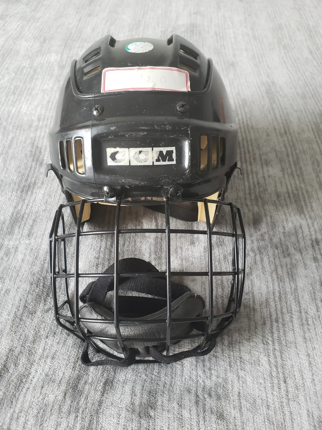 CCM Hockey Helmet 💚 image indicator(2)