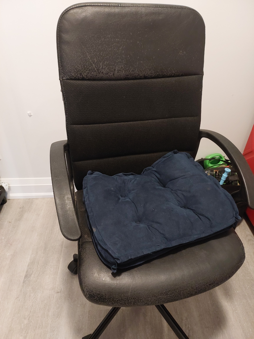 2 Black Mesh Office Chair - photo 2