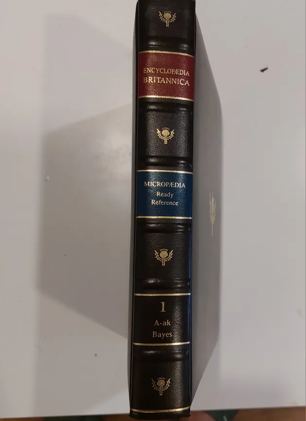 Encyclopaedia Britannica Micropedia, Volume 1 image indicator(4)